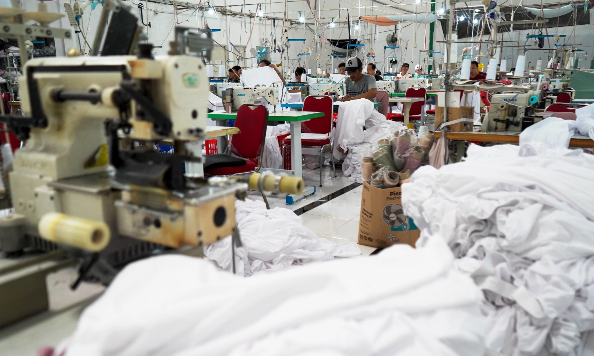 <p id="isPasted">Kinerja Buruk Bea Cukai Dituding Biang Kerok Robohnya Industri Tekstil</p>