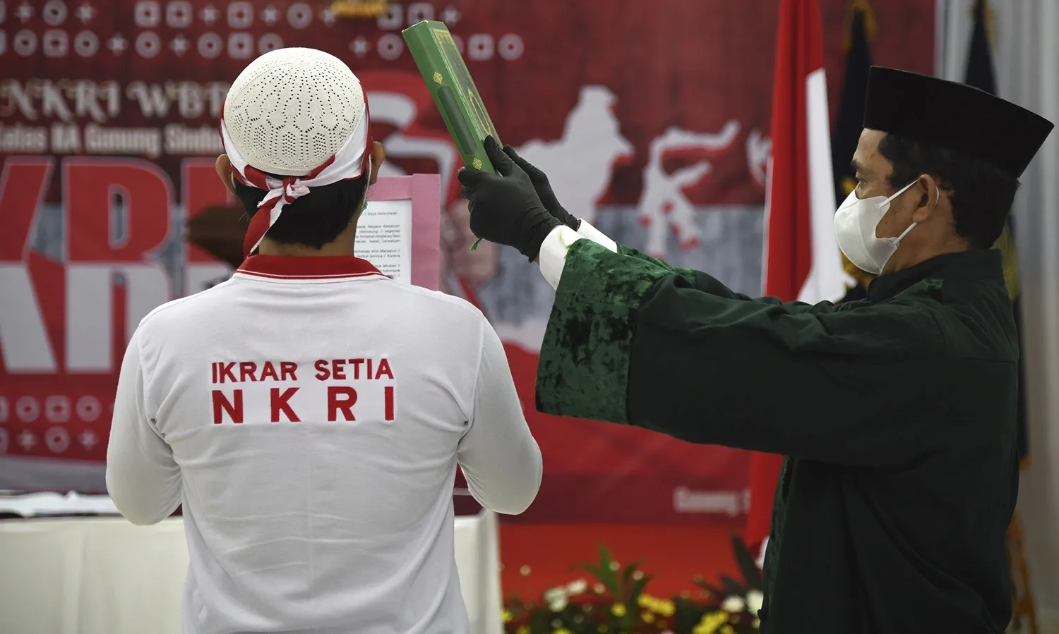 <p>Anggota DPR Usul Munarman Jadi Duta Deradikalisasi</p>