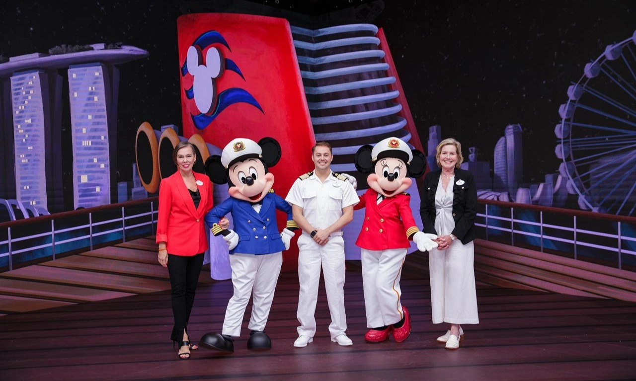 <p>Berlayar Ke Dunia Disney Di Atas Kapal Pesiar Disney Adventure</p>