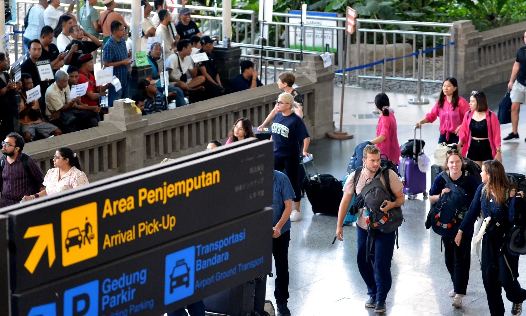 <p id="isPasted">Over Tourism Dan Kesenjangan Utara-Selatan Bali</p>