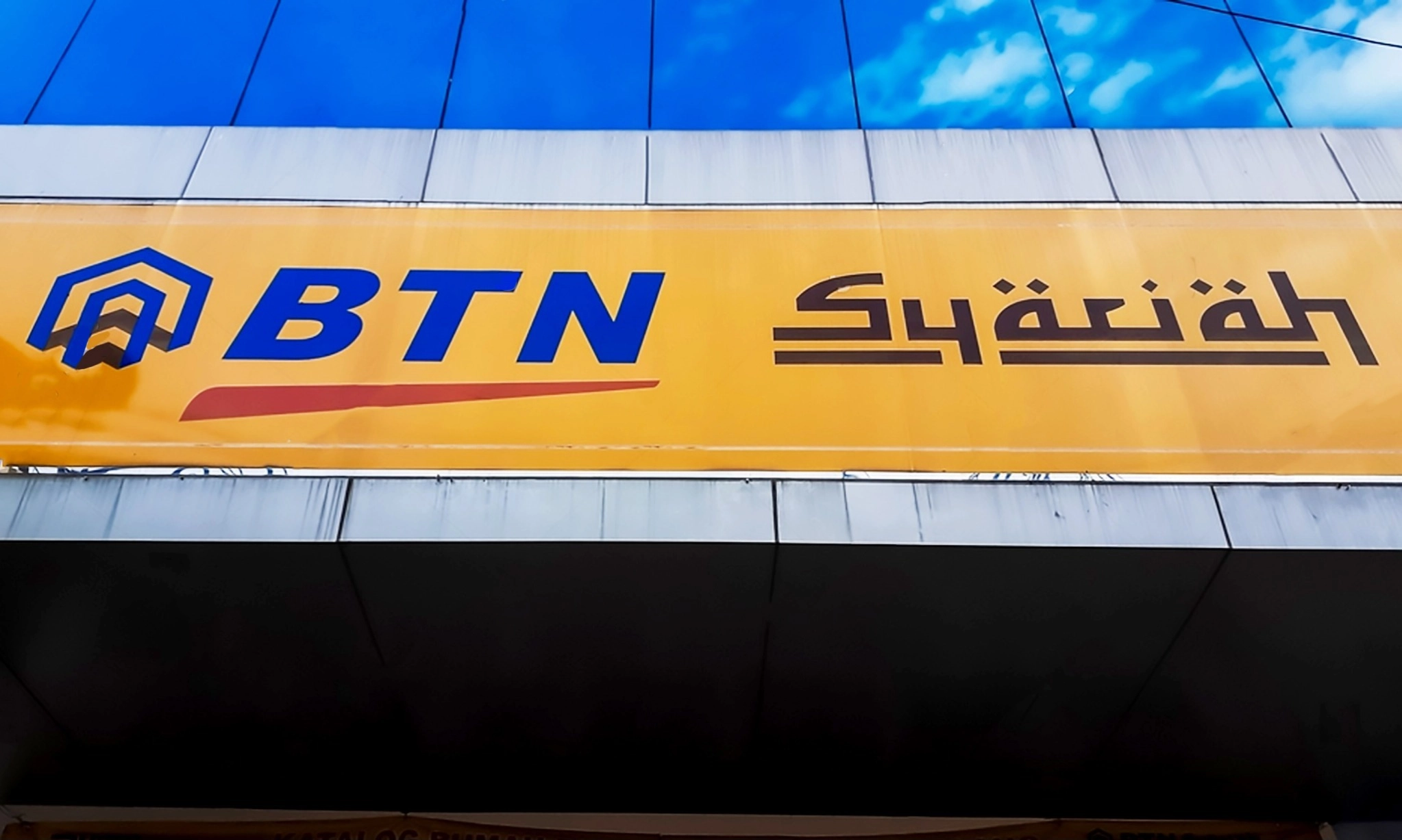 <p id="isPasted">BTN Lirik Bank Victoria Syariah, Pengamat: Sangat Disayangkan</p>