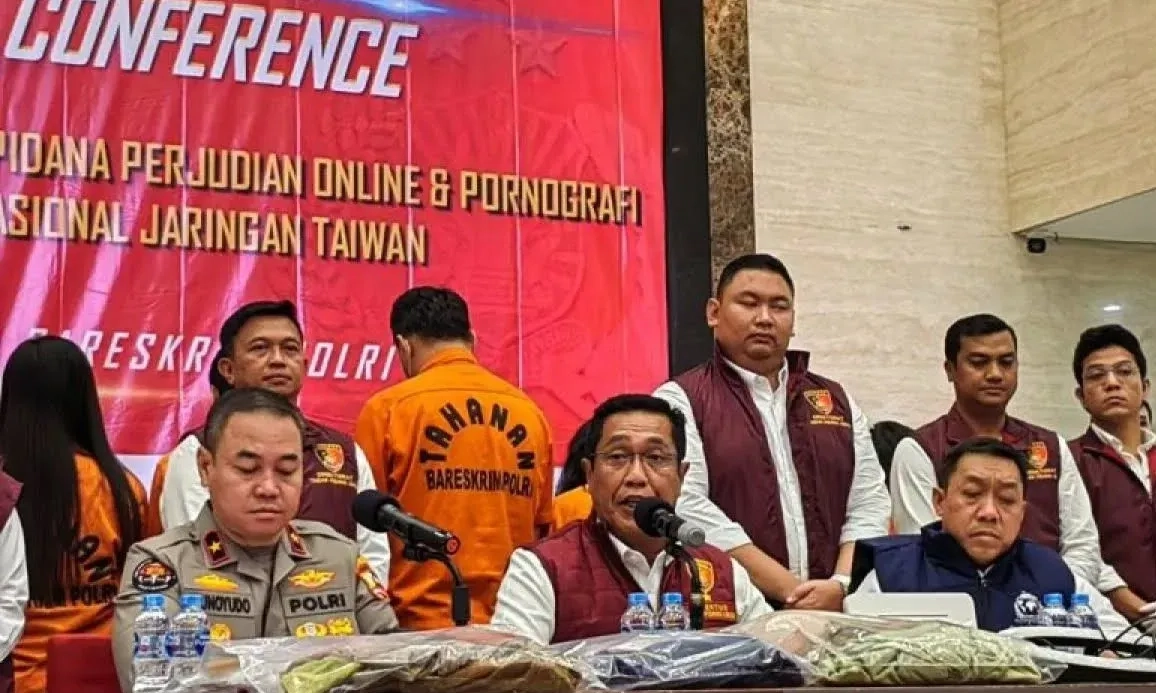 Polisi Bongkar Praktik Judi Online Skala Nasional: Mengungkap Jaringan Tersembunyi dan Dampak Merusak