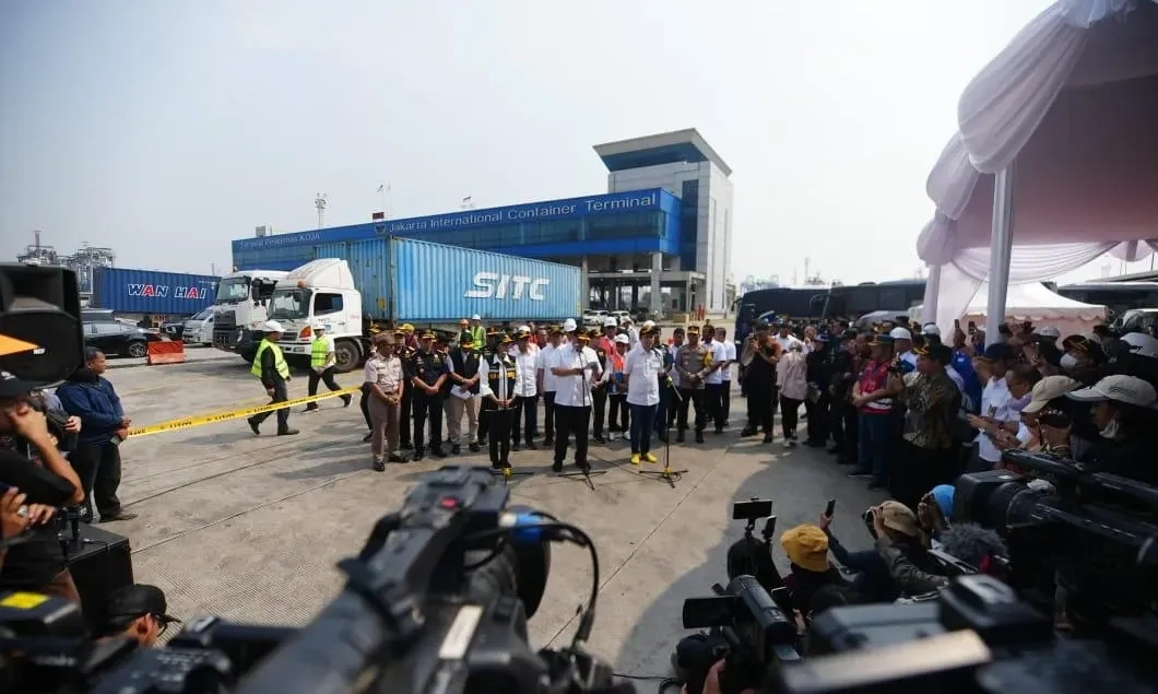 <p id="isPasted">Menperin Minta Sri Mulyani Soal Kejelasan Produk Impor Dalam 26.415 Kontainer</p>