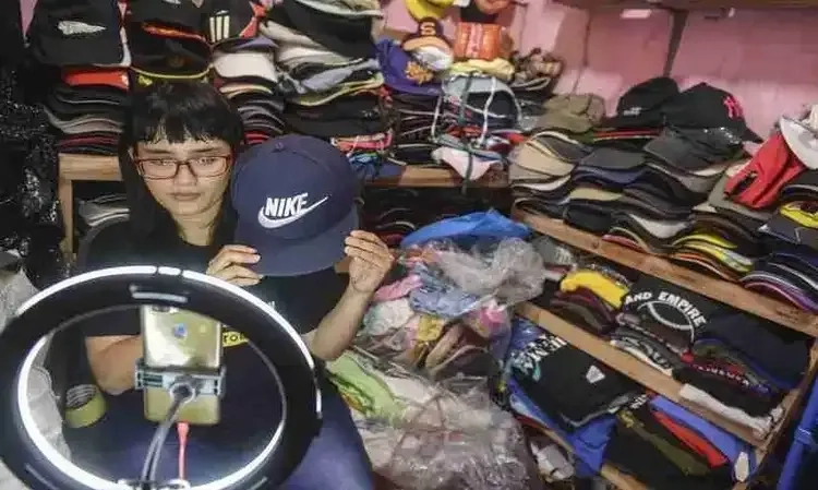 <p id="isPasted">Kemendag: e-Commerce Jadi Penyumbang Terbesar Pertumbuhan Ekonomi Digital Indonesia</p>