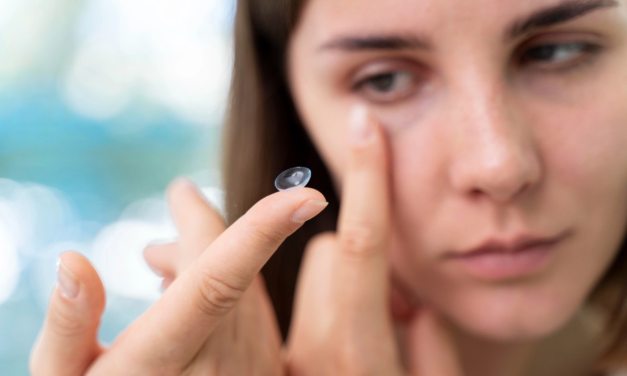 <p>Hati-Hati Infeksi Kornea Mata Akibat <em>Softlens</em></p>