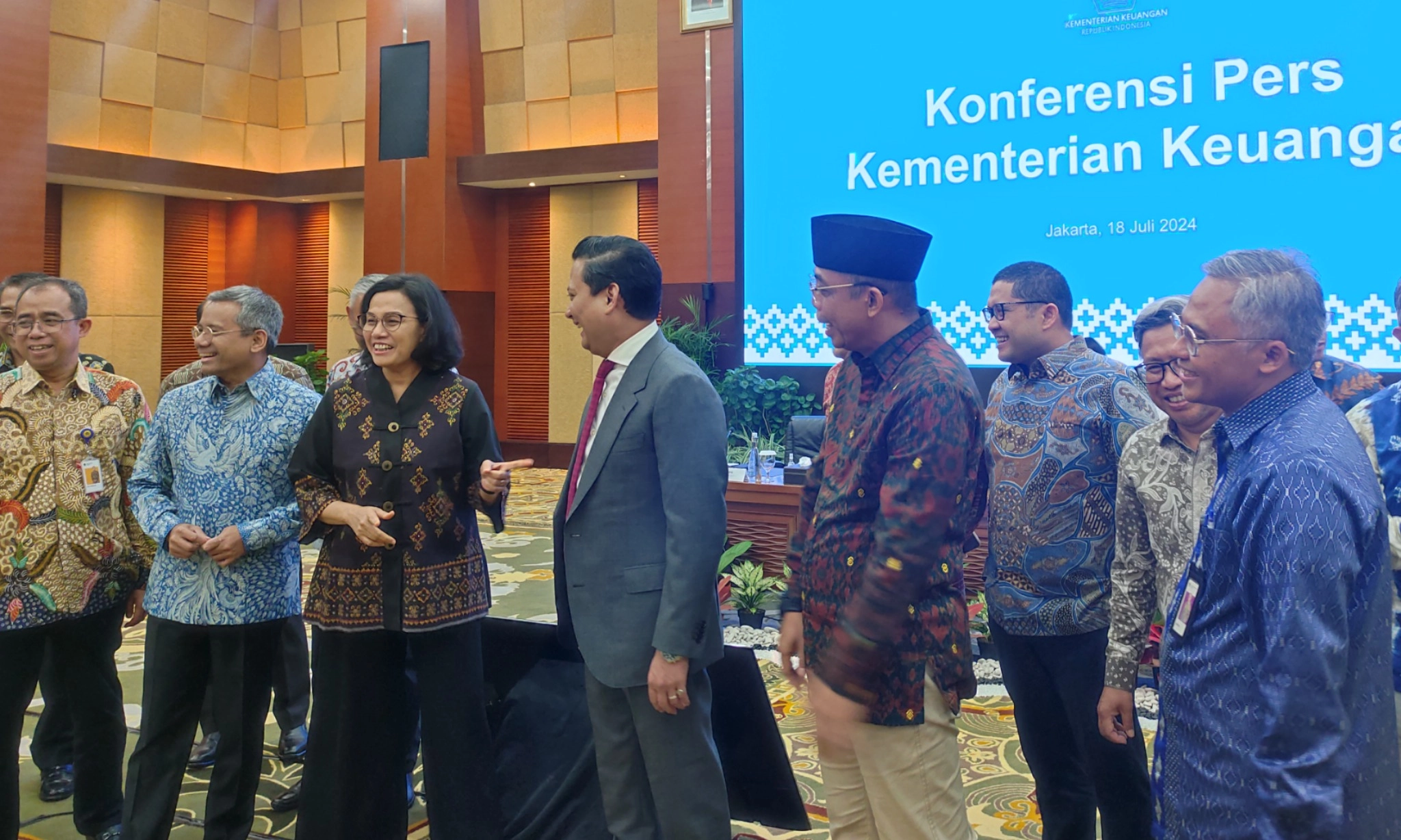 <p>Thomas Djiwandono Sah Duduki Posisi Wamenkeu II, Ini Pesan Sri Mulyani</p>