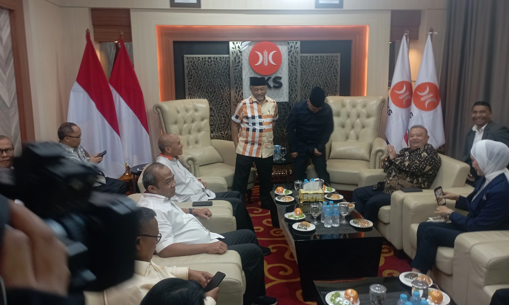 <p>PKS-NasDem Bahas Peluang Ilham Habibie di Pilgub Jabar 2024&nbsp;</p>