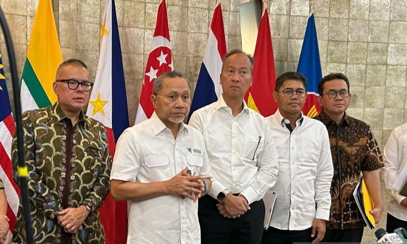 <p id="isPasted">Mendag Usulkan Pemindahan Jalur Masuk Barang Impor Di Luar Jawa</p>