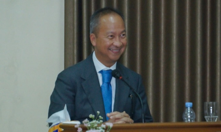 <p id="isPasted">Menperin: Pemberantasan Impor Ilegal Jangan Hangat-hangat Tahi Ayam</p>