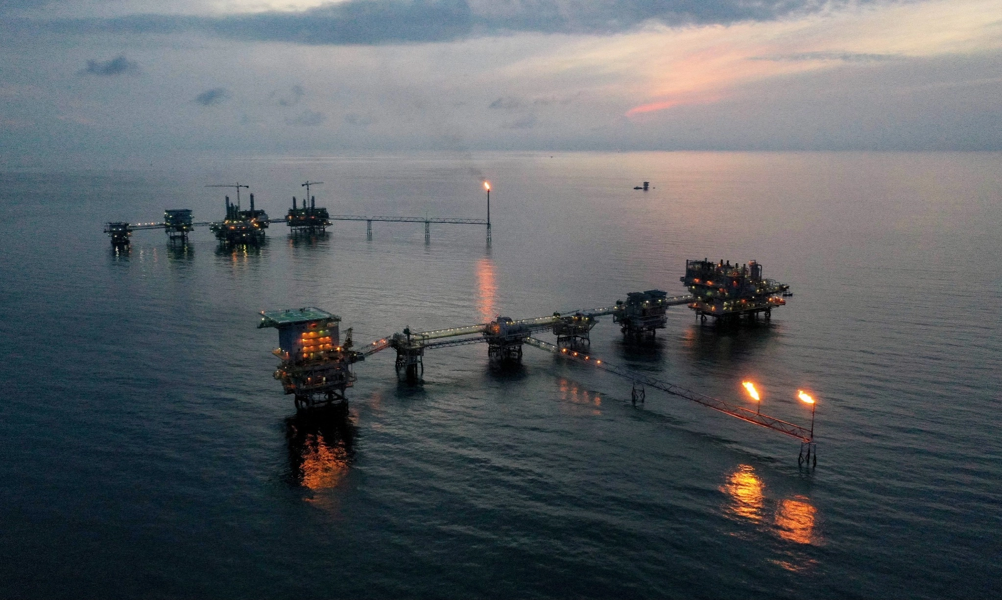 <p id="isPasted">ESDM Dorong Pertamina Kembangkan Area Migas di Buton</p>