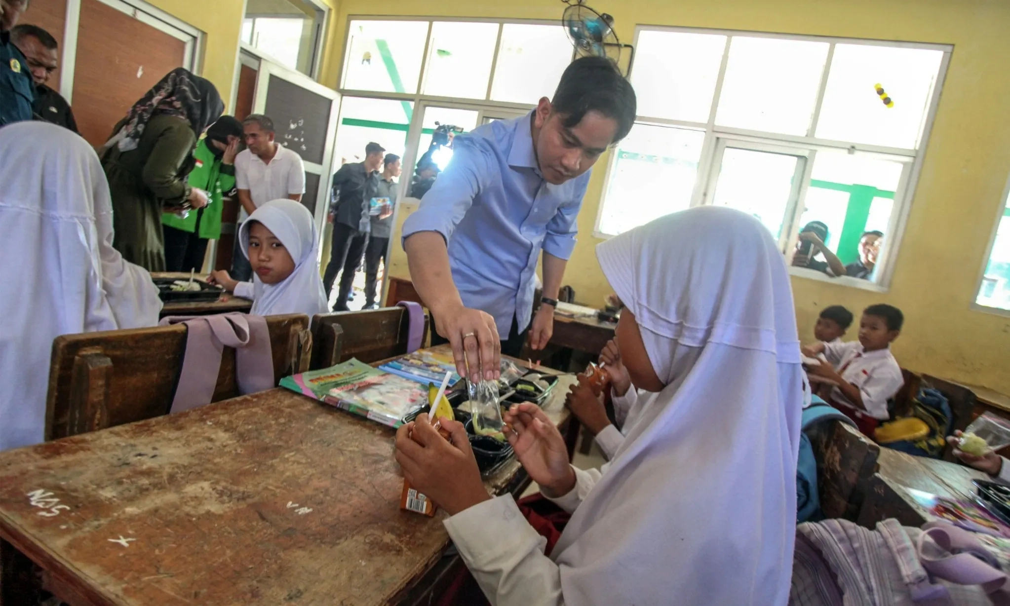 <p>Makan Bergizi Gratis Potong Anggaran Kementerian, Ini Kata KKP</p>