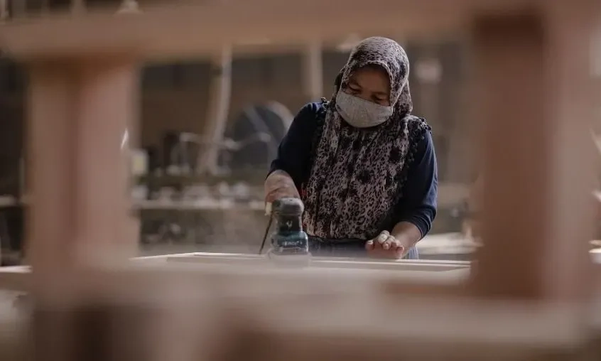 <p>Dapat Fasilitas Kepabeanan, IKM Furnitur Asal Jateng Ekspor Meja Ke Australia</p>