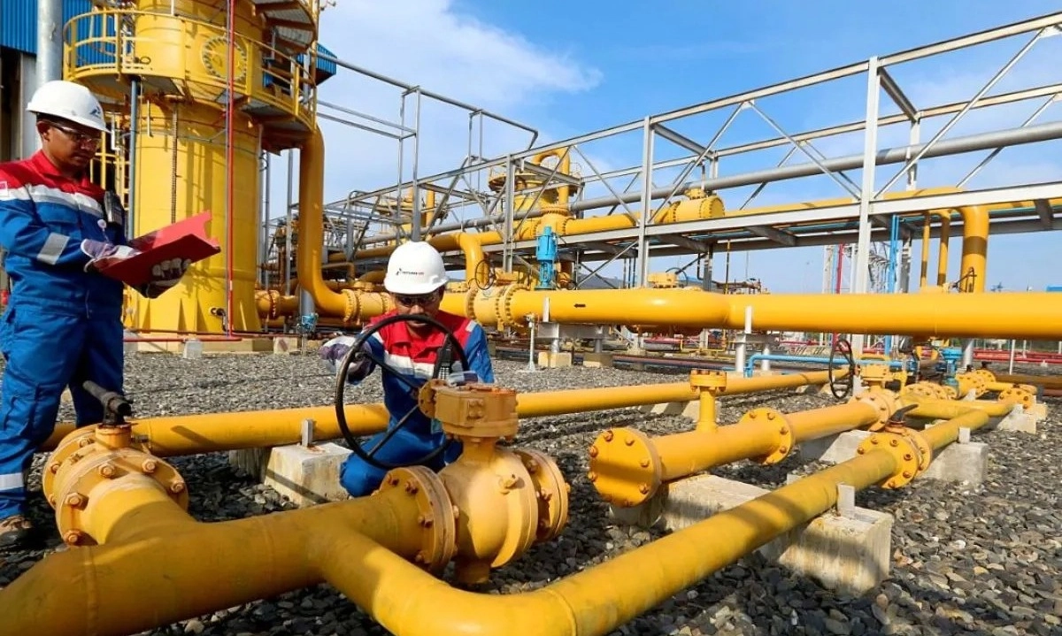 <p id="isPasted">KITB Resmi Beroperasi, PGN <em>Gercep&nbsp;</em>Salurkan Gas Bumi Ke Produsen Kaca</p>