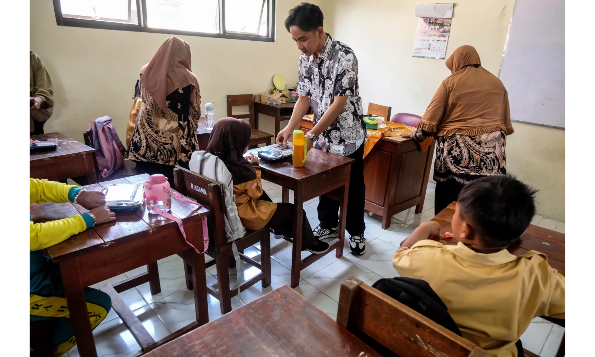 <p>Targetkan 82 Juta Penerima, Prabowo Beri 2 KPI Utama Unit Pelaksana MBG</p>