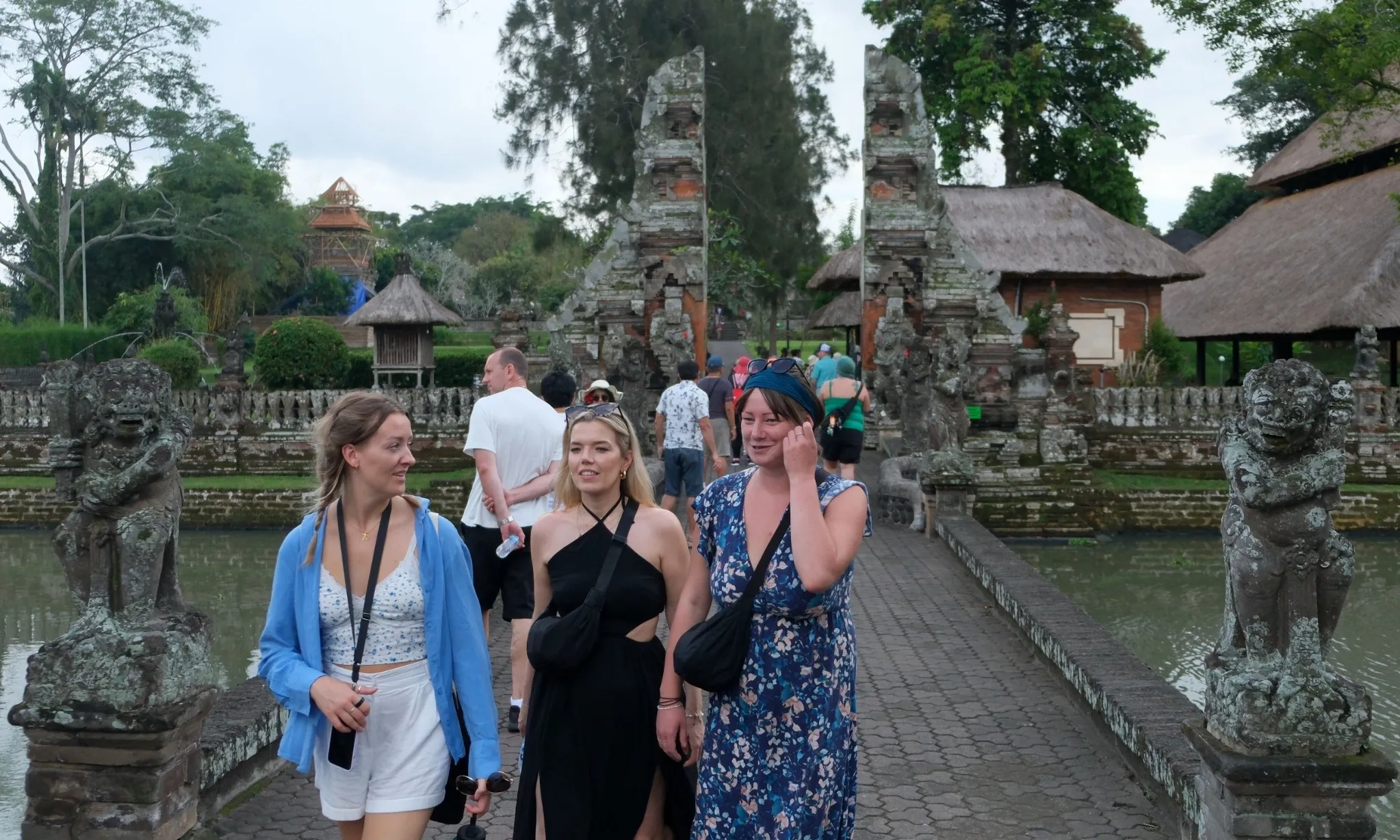 <p id="isPasted">BPS: Tumbuh 17,32%, Kunjungan Wisman Ikut Sumbang Ekonomi Kuartal II</p>