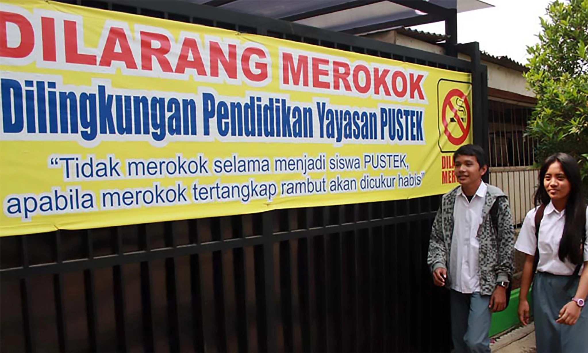 <p>Bentuk Tim Khusus, Pemkot Tangsel Sisir Warung Yang Jual Rokok Eceran</p>