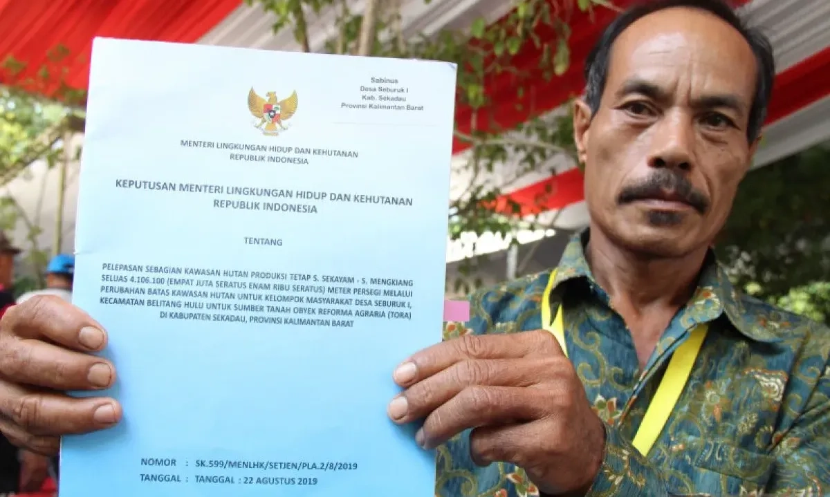 <p>Presiden Serahkan 43.122 Ha Lahan Bersertifikat TORA Kepada Masyarakat</p>