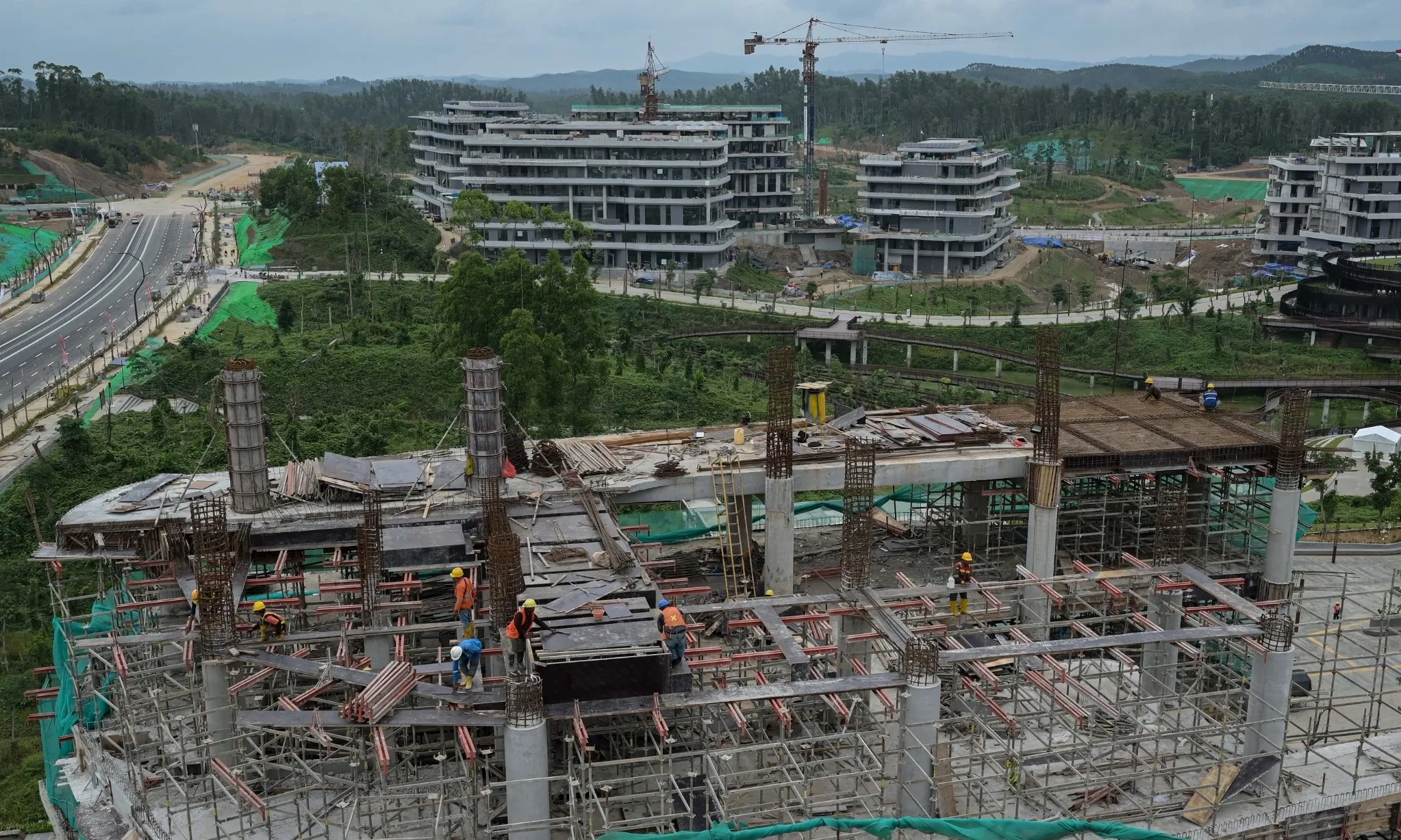 <p>Kemenlu-UNIDO Dorong Kerja Sama Internasional Untuk Pembangunan IKN</p>