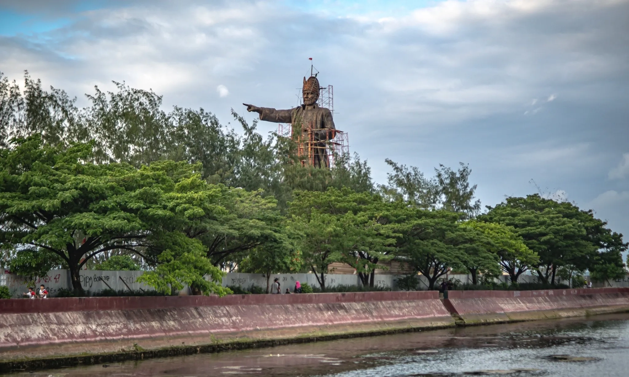 <p>Patung Sultan Himayatuddin, Ikon Wisata Baru Di Baubau</p>
