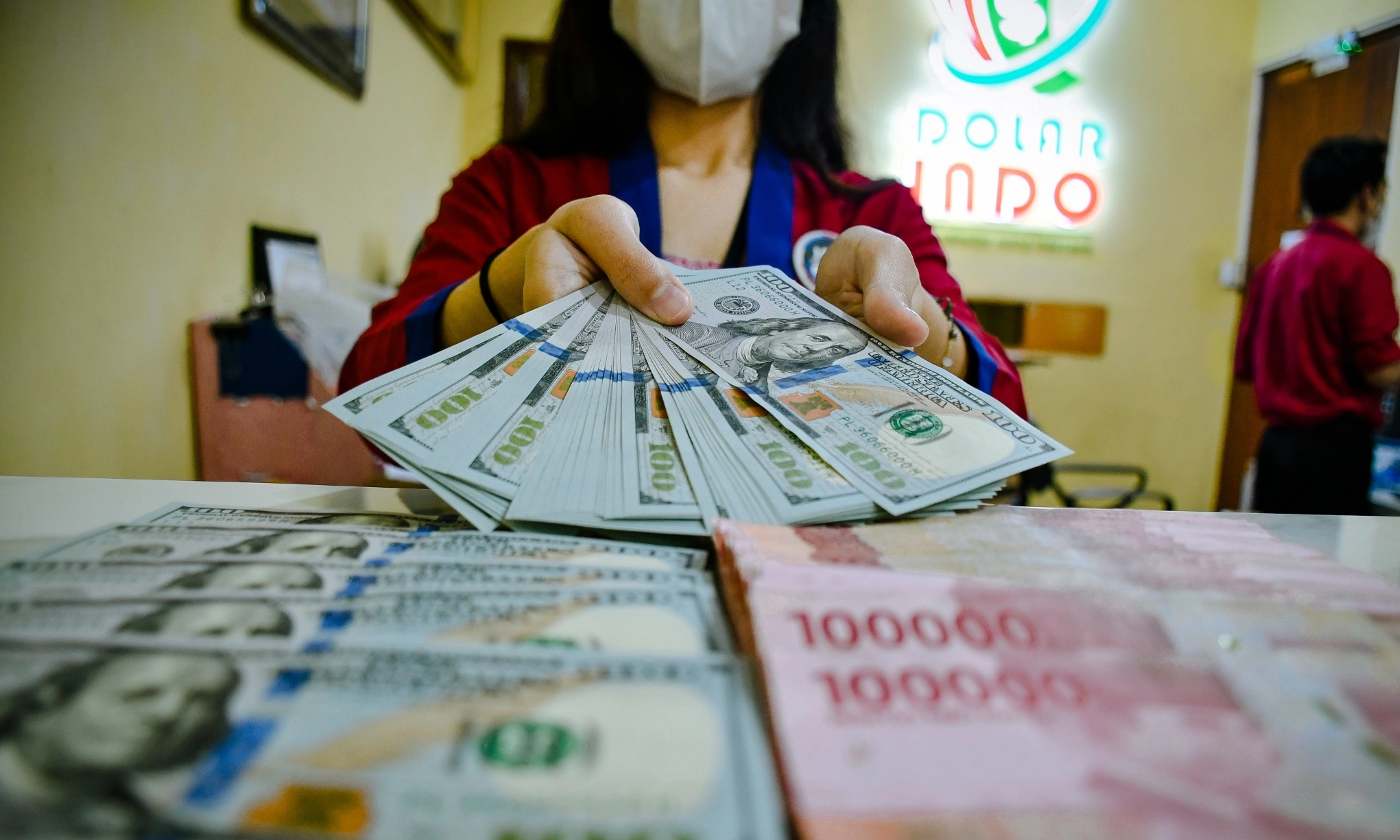 <p id="isPasted">Asumsi Kurs 2025 Dipatok Rp16.100, Pengamat: Sangat Rasional</p>