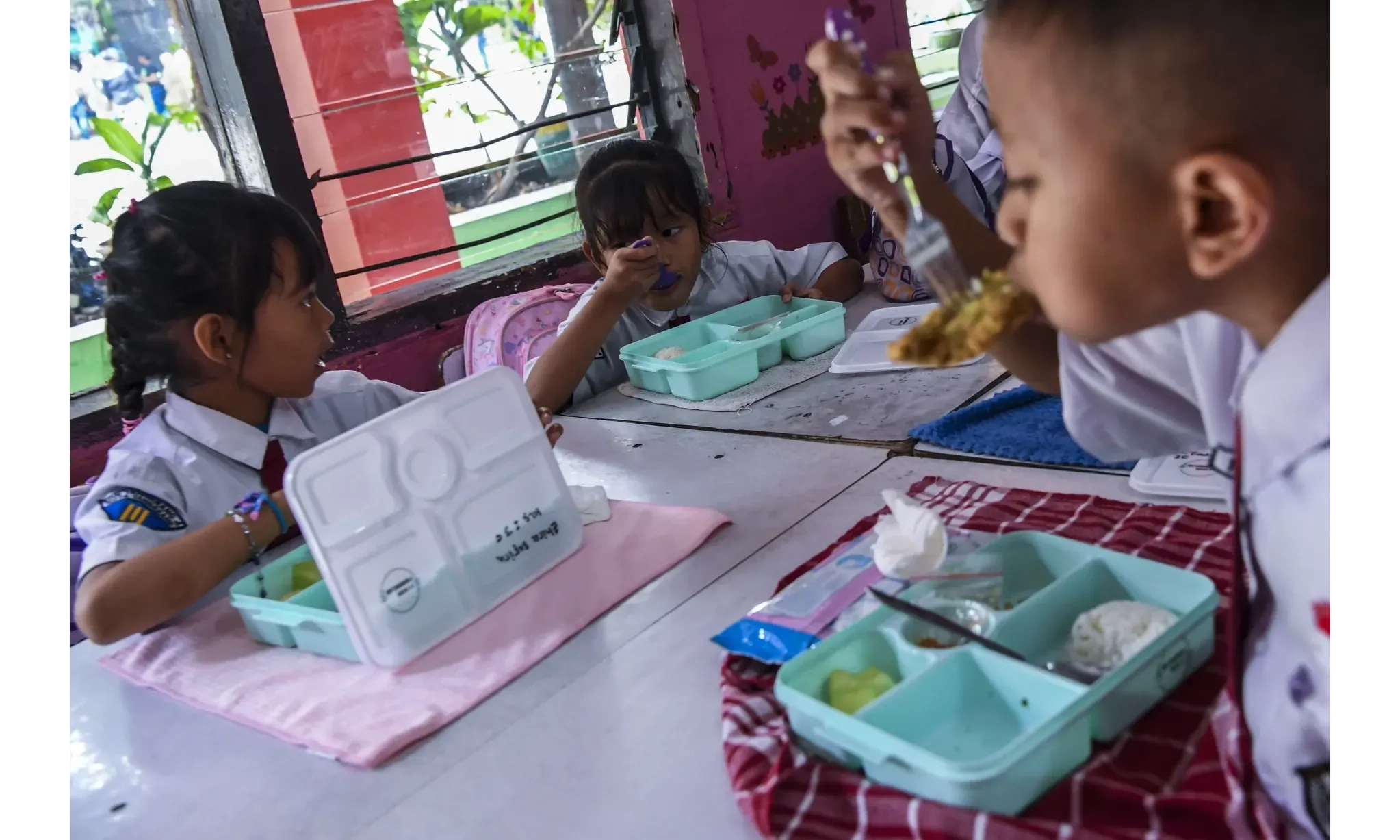 <p>Makan Bergizi Gratis Disaran Targetkan Siswa TK Dan SD</p>