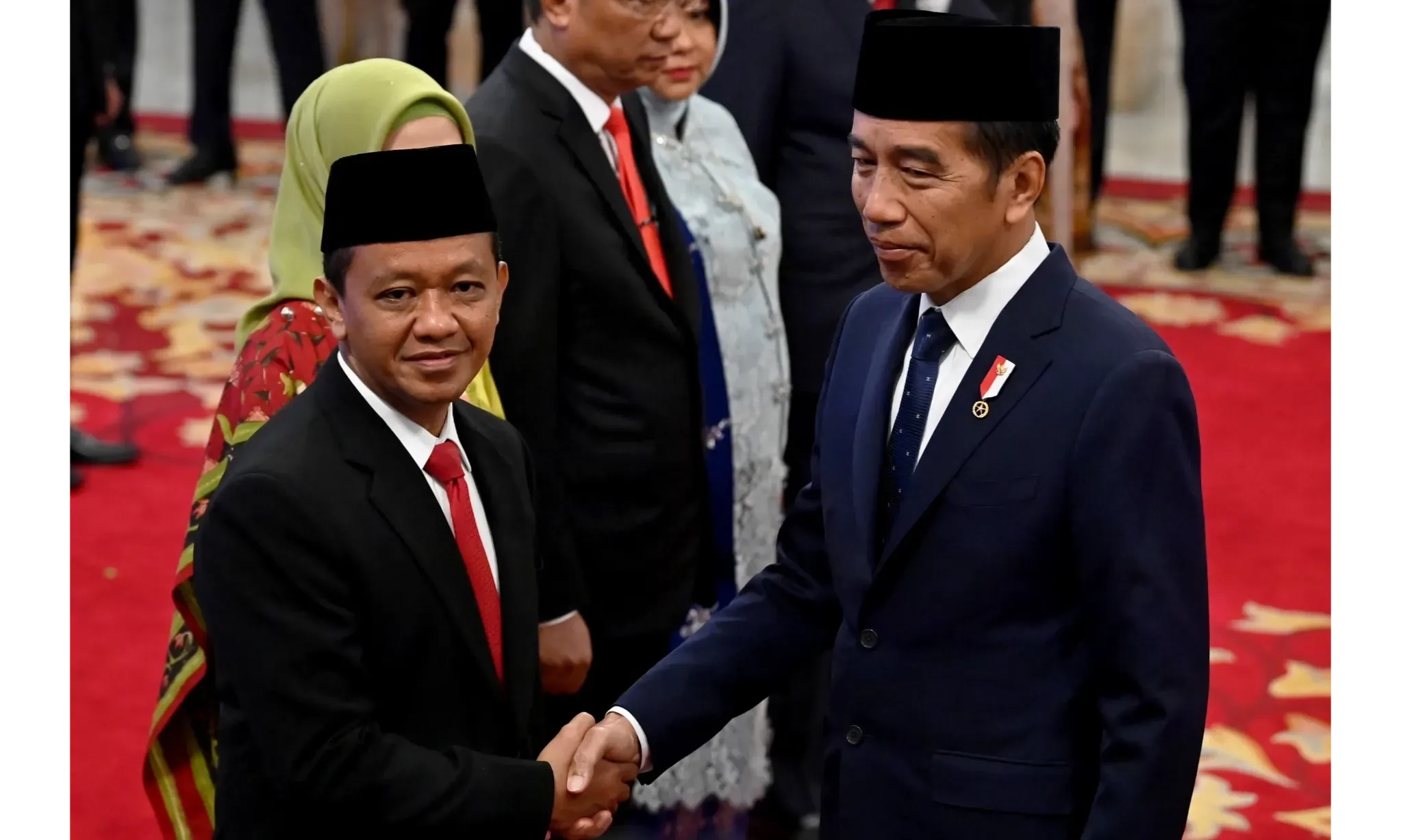 <p id="isPasted">Ekonom Ragu Bahlil Bisa Selesaikan Masalah Migas Kurun 2 Bulan</p>