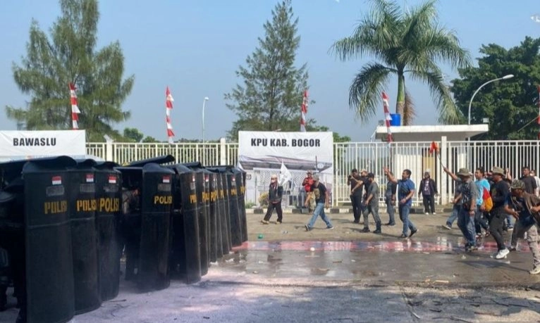 <p>120 TPS Kabupaten Bogor Rawan Konflik</p>