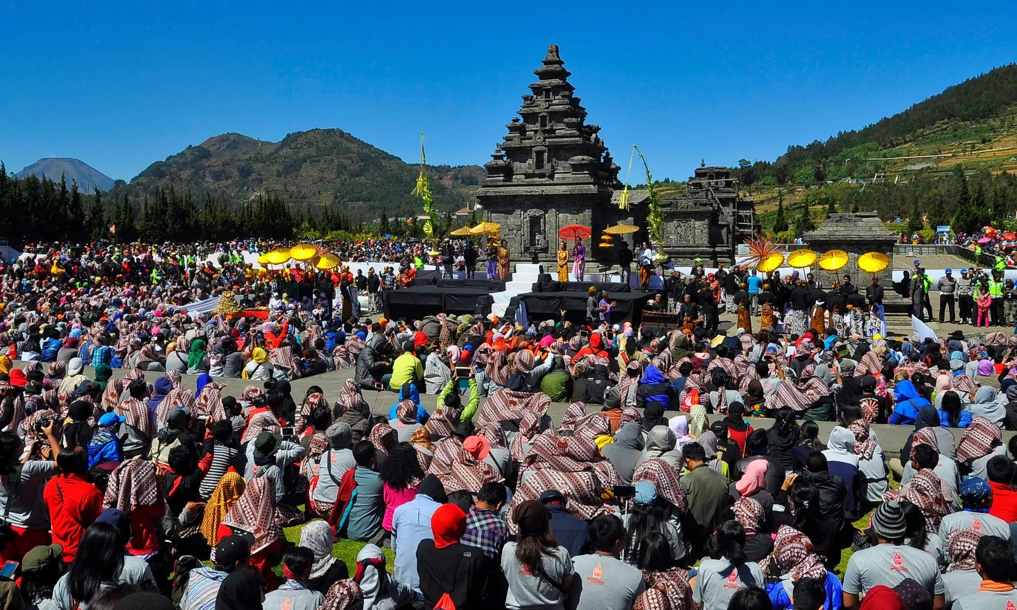 <p>Menyambut Kemeriahan Dieng Culture Festival 2024</p>