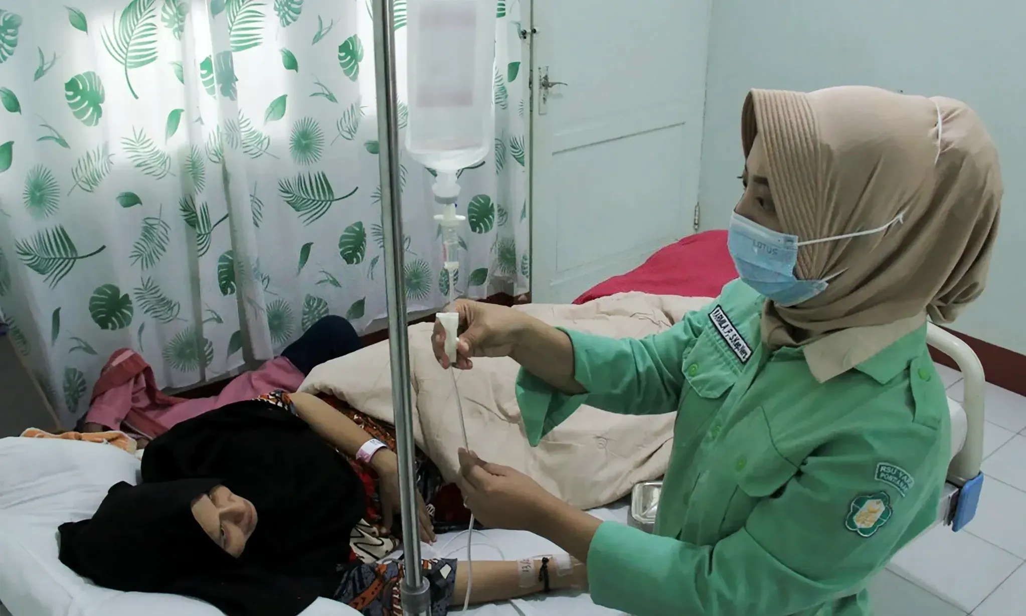 <p>DPR Kritik RS Medistra Larang Nakes Pakai Hijab&nbsp;</p>