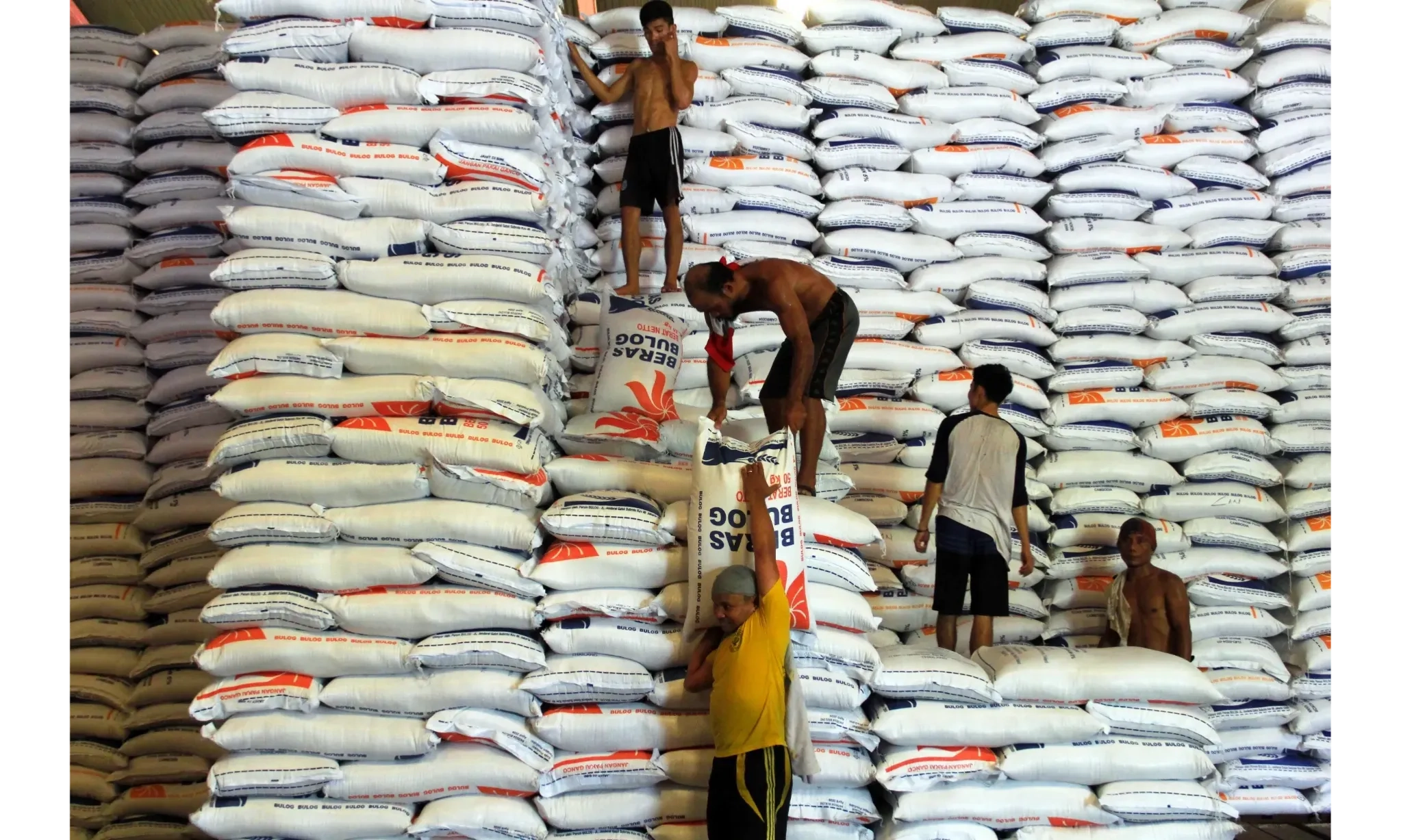 <p>Bapanas Targetkan Cadangan Beras Capai 2 Juta Ton Di Akhir Tahun</p>