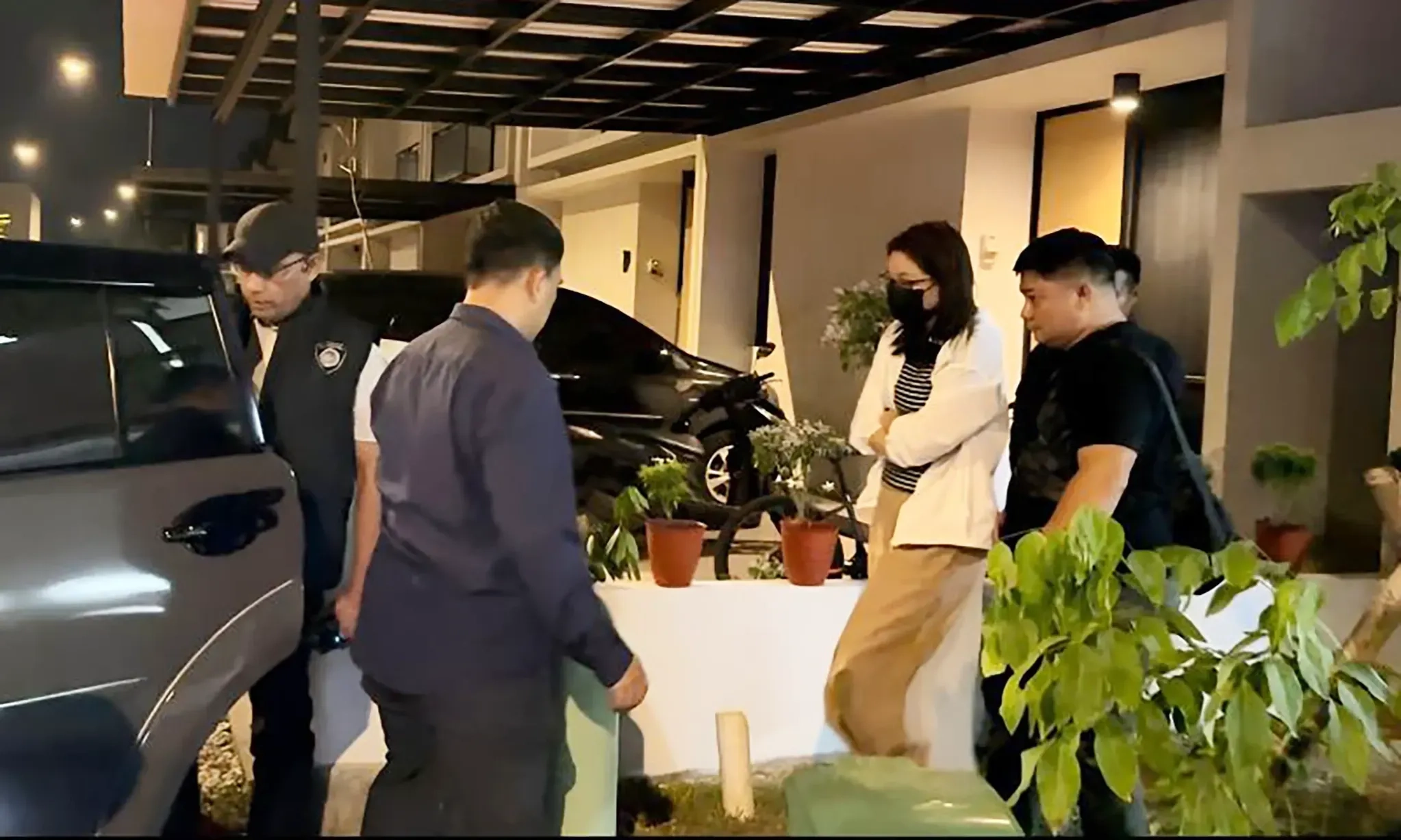 <p>Mabes Polri Tangkap Buronan Filipina, Alice Guo</p>