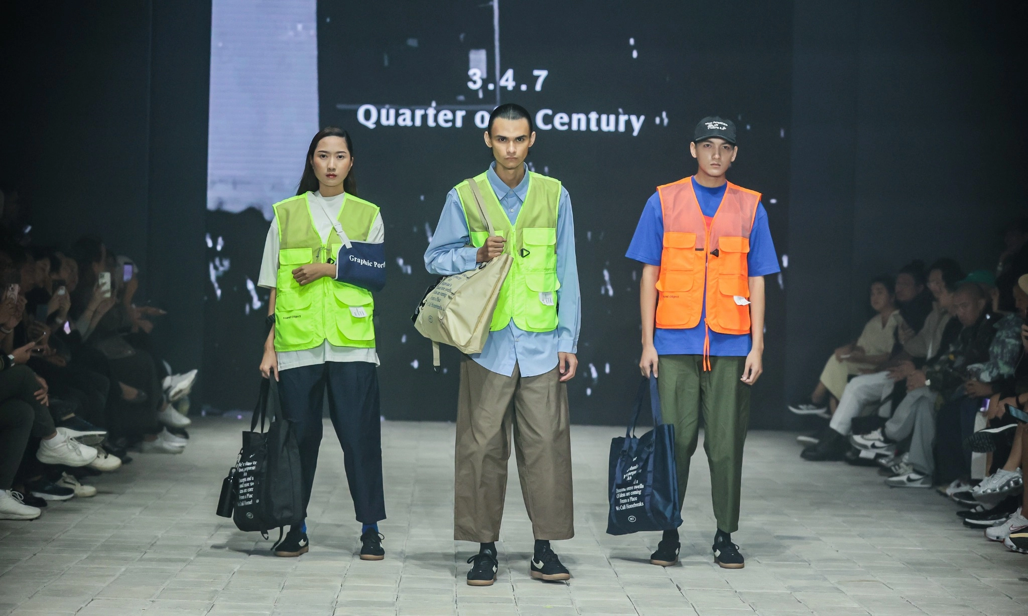 <p>UNKL347 Hingga STUDIOMORAL Sukses Meriahkan PIMFW 2024</p>