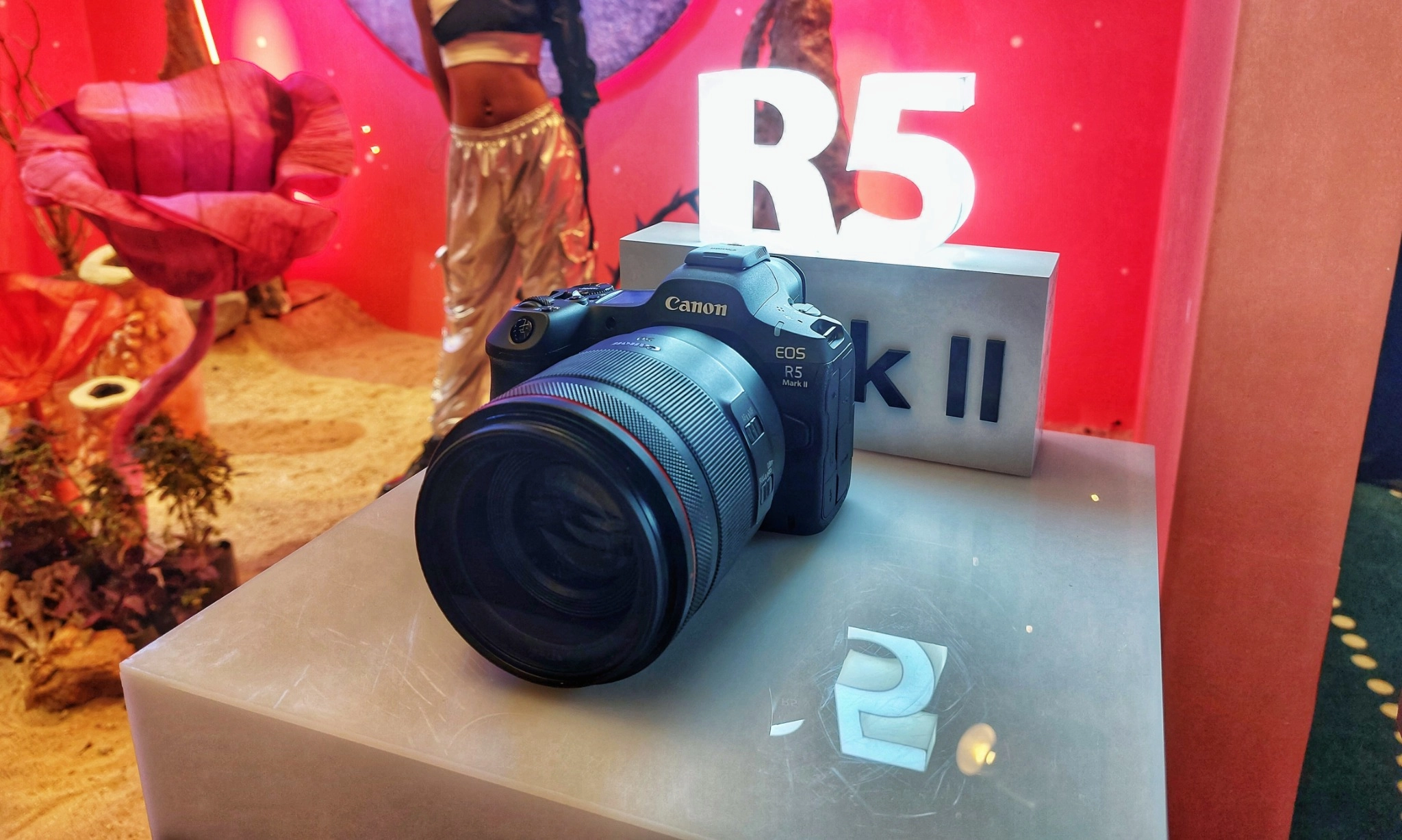 <p>Mengintip Ragam Peningkatan Baru Pada Canon EOS R5 Mark II</p>