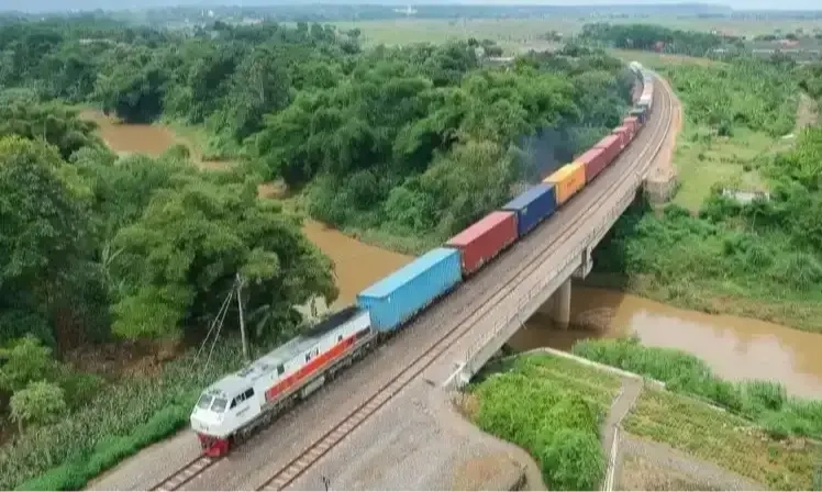 <p>Naik 7%, KAI Angkut 45,05 Juta Ton Barang Selama Januari-Agustus 2024</p>