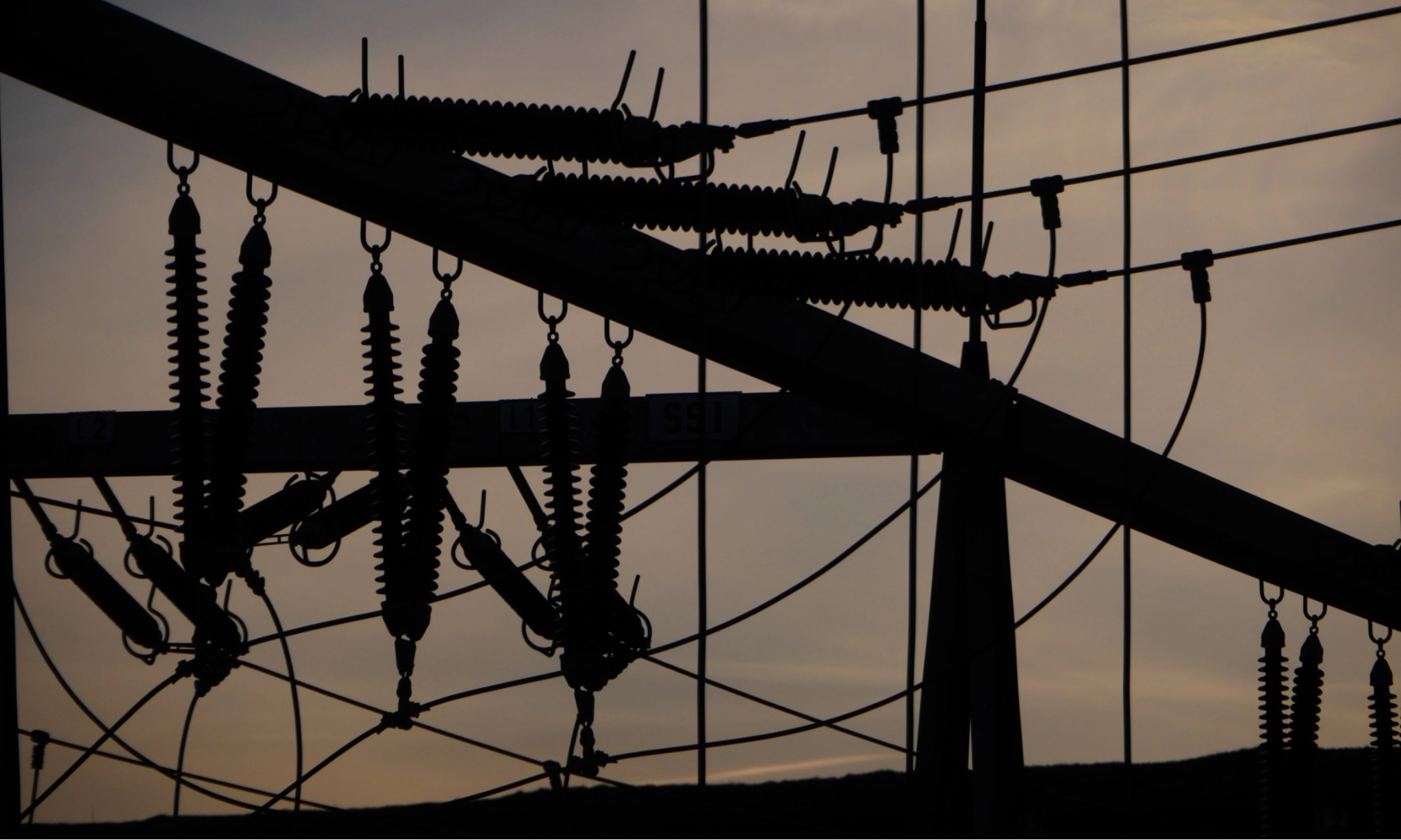 <p id="isPasted">Dirjen EBTKE Ungkap Keluhan Kepala Daerah: Listrik Mereka Hanya 4 Jam</p>