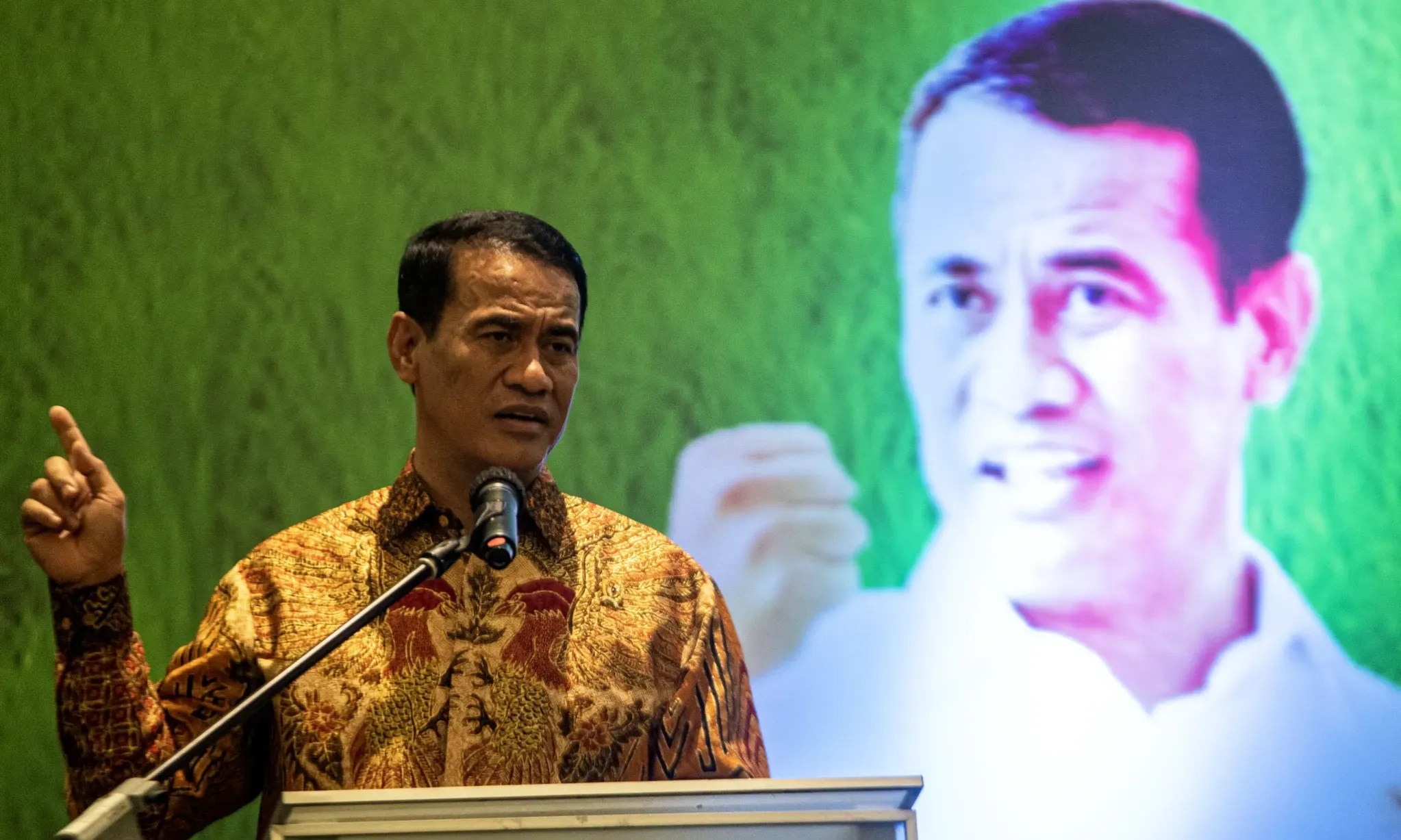 <p id="isPasted">Mentan Amran Copot Bawahannya, Diduga Korupsi Proyek</p>