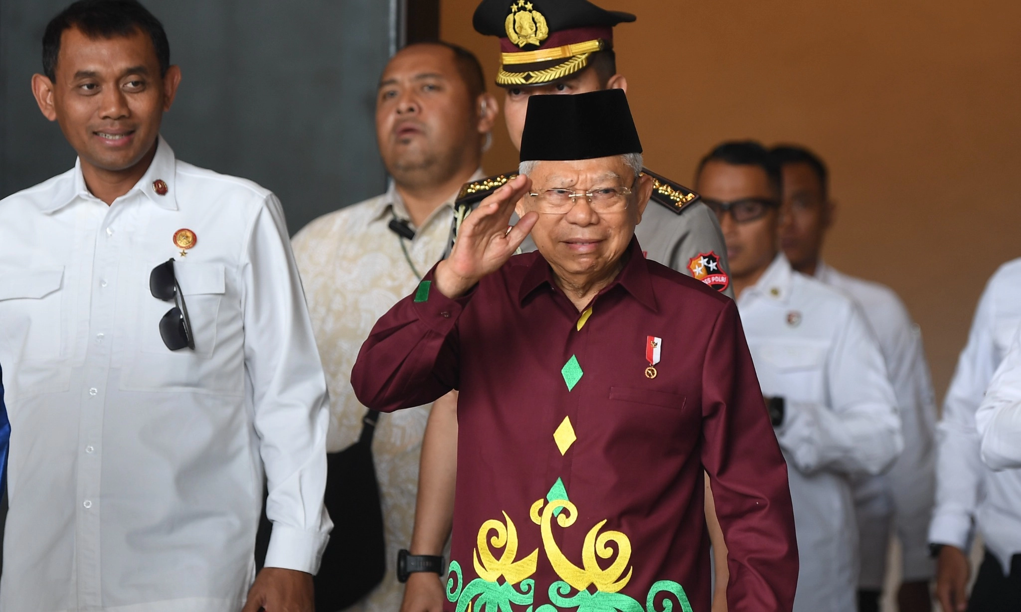<p>Wapres Minta Para Menteri Beri Saran Ke Pemerintahan Baru</p>