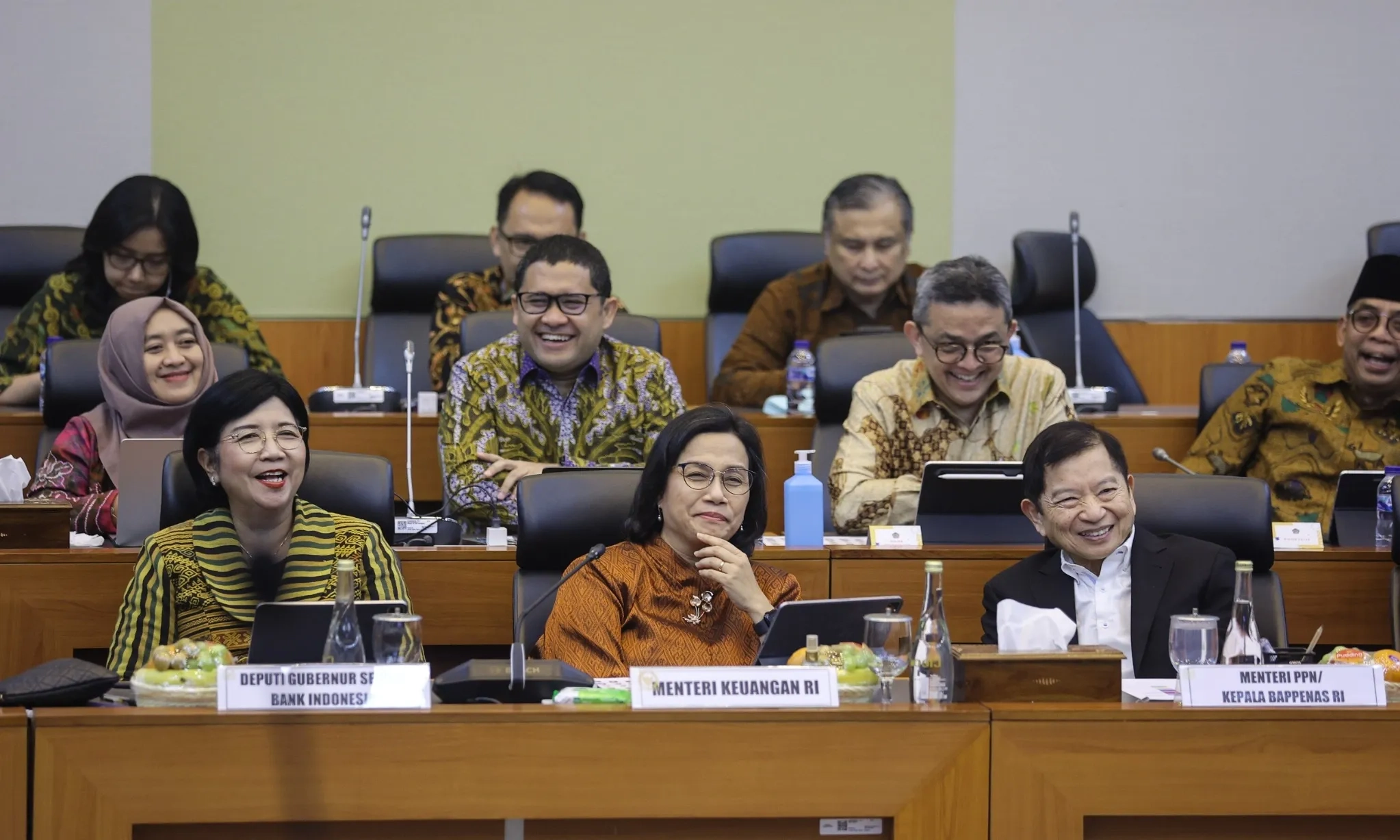 <p id="isPasted">Sambil Terisak Menkeu Sri Mulyani Sampaikan Apresiasi Kepada Penjaga APBN RI</p>