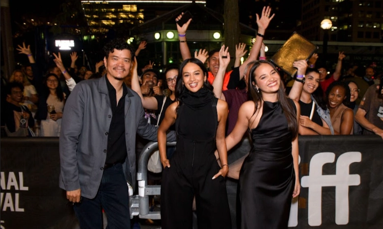 <p>Tepuk Tangan Meriah TIFF Untuk Film Timo Tjahjanto, &quot;The Shadow Strays&quot;</p>