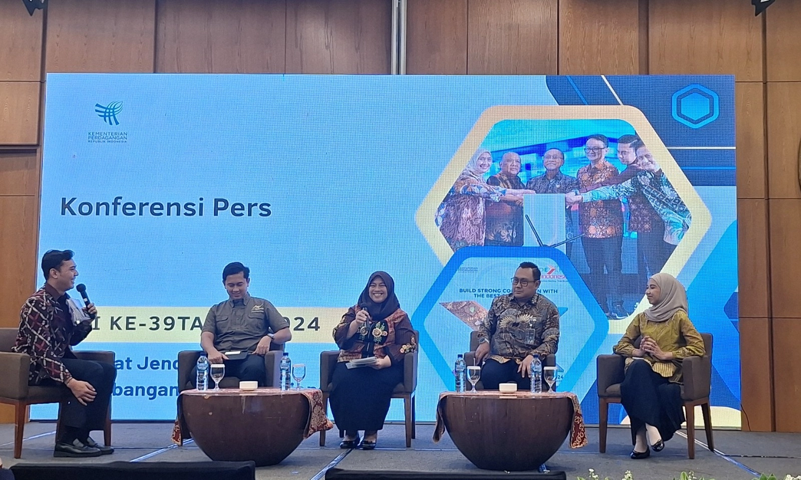 <p id="isPasted">Kemendag Akan Gelar TEI Ke 39, Targetkan Transaksi US$15 Miliar</p>