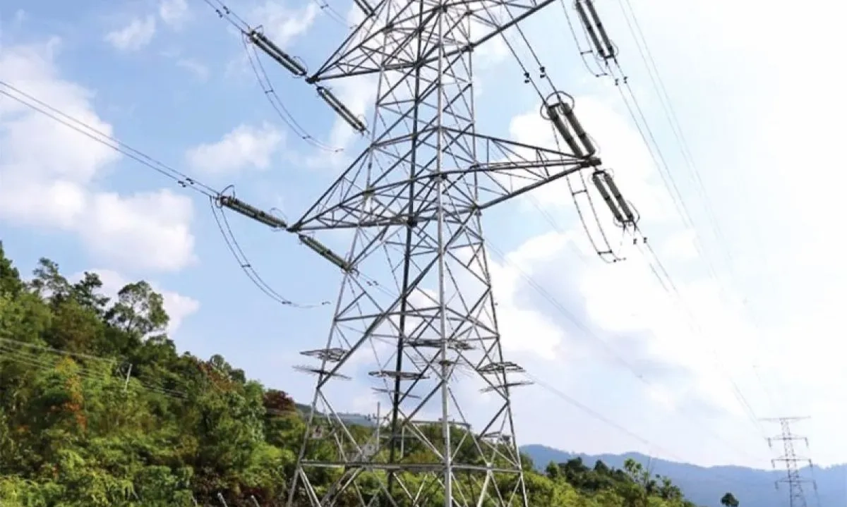 <p id="isPasted">Bahlil Minta PLN Fokus Bangun Jaringan Transmisi</p>