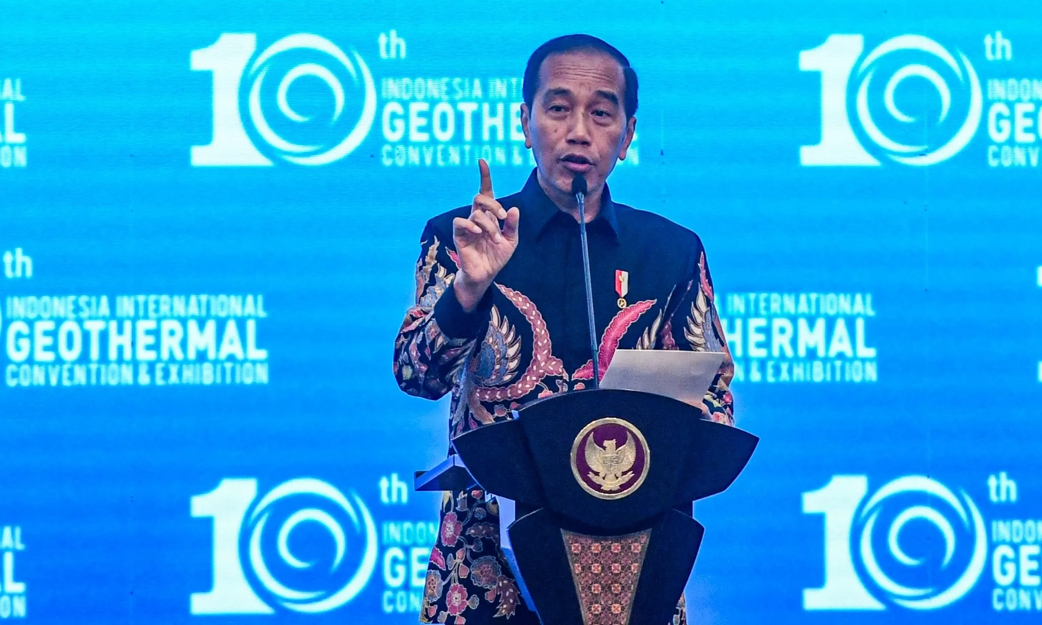 <p>Jokowi Ingin Pangkas Perizinan Proyek Panas Bumi</p>