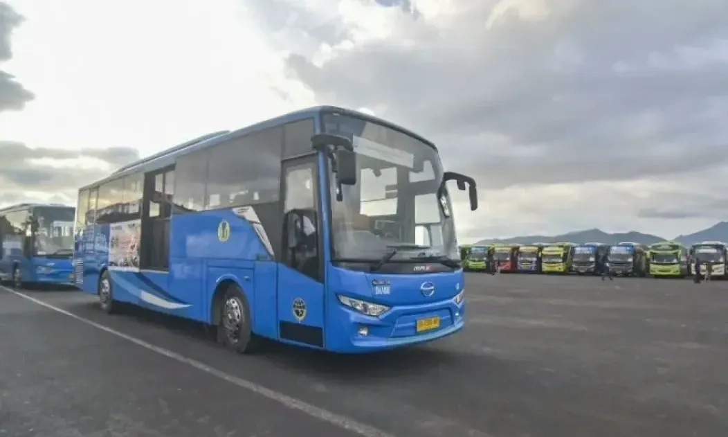 <p>Sebanyak 200 Unit Bus Gratis Disiapkan Untuk Penonton MotoGP Mandalika 2024</p>