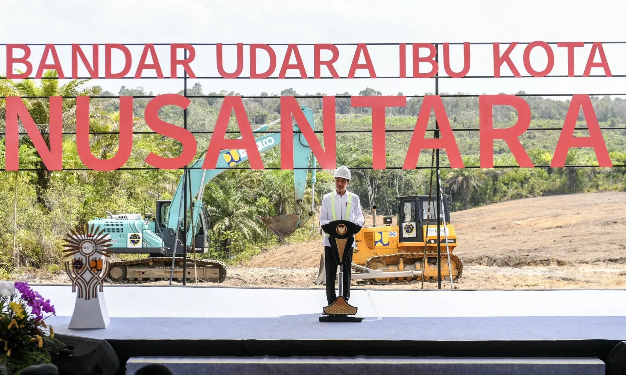 <p><strong>Bandara IKN Bisa Layani Penerbangan Haji Dan Umrah</strong></p>