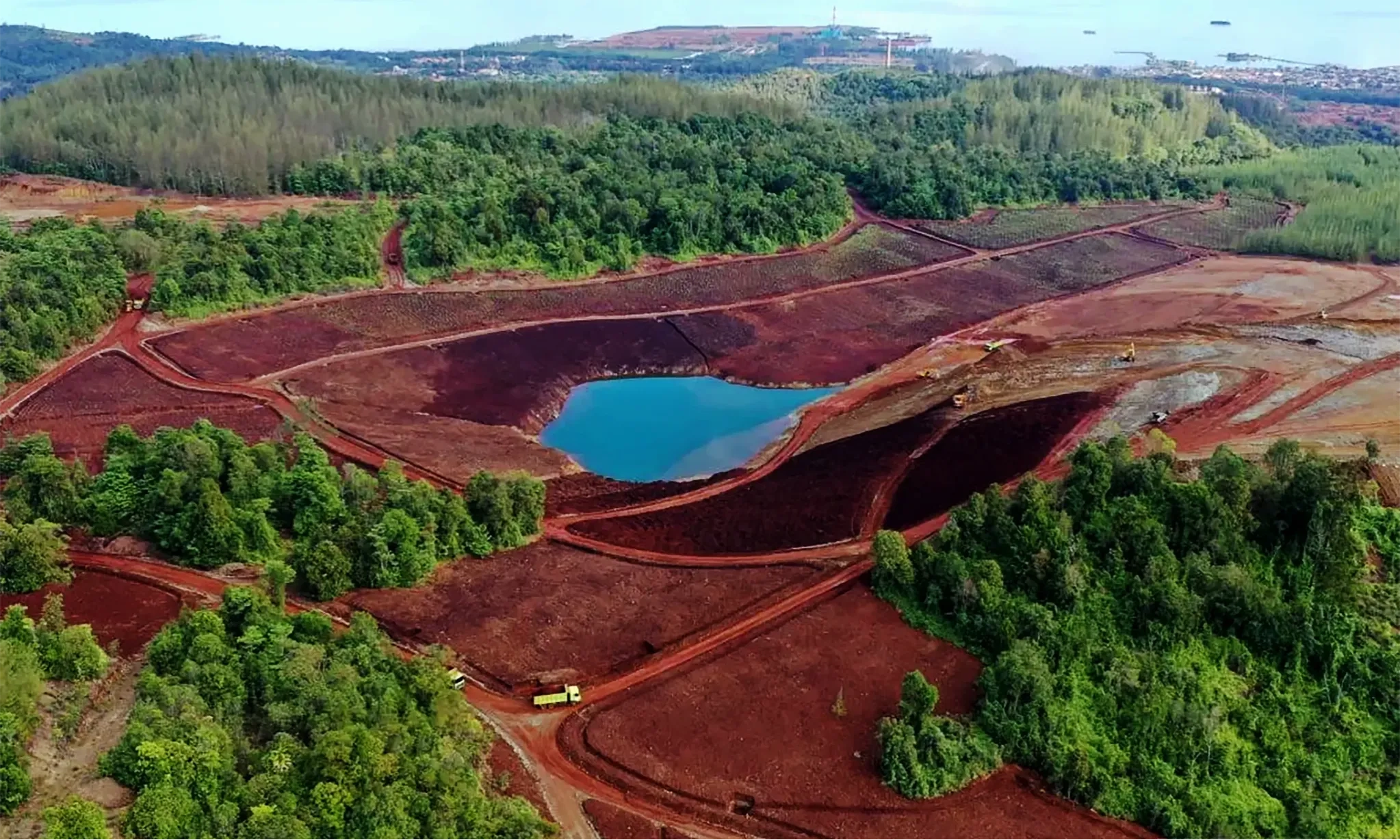 <p id="isPasted">Perusahaan Tambang Bisa Membuka Kembali Lahan Reklamasi, Ini Syaratnya</p>