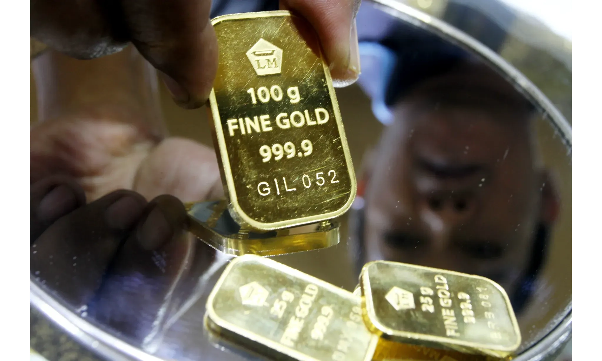 <p>Harga Emas Reli, Gimana Kinerja Saham Emitennya?</p>