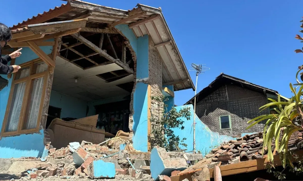 <p>Pemkab: 45.325 Warga Terdampak Gempa Bumi Di Kabupaten Bandung</p>