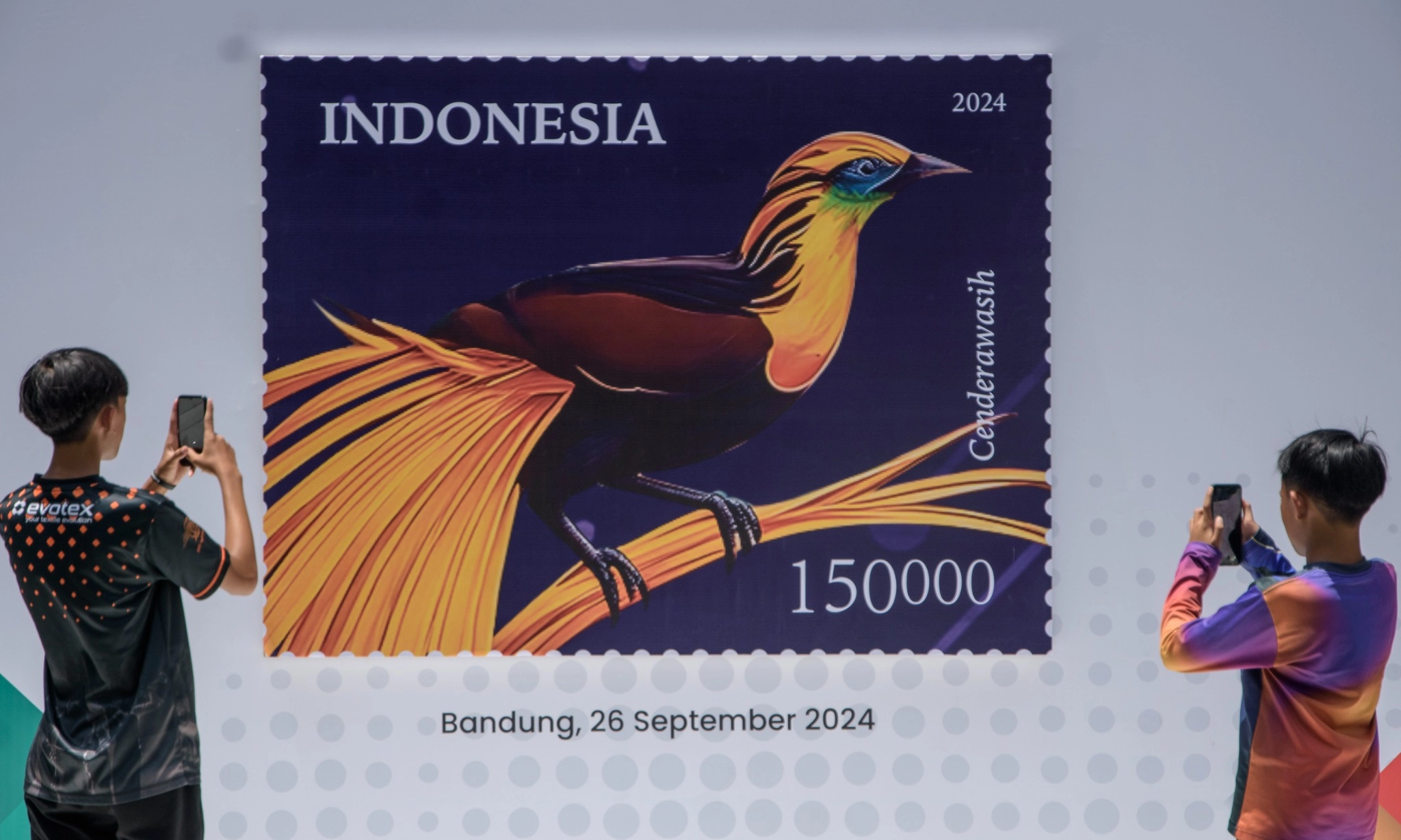 <p>Pos Indonesia Luncurkan Prangko NFT Pertama Di Hari Bhakti Postel</p>