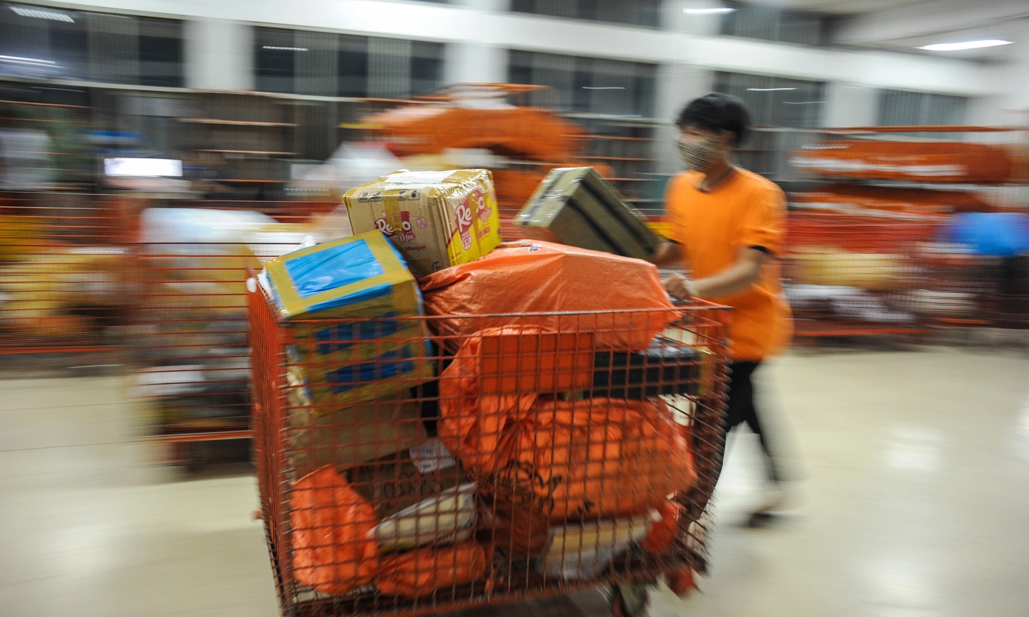 <p id="isPasted">PT Pos Indonesia Enggan Ikut Tren <em>&#39;Free</em> Ongkir&#39;, Ini Sebabnya</p>