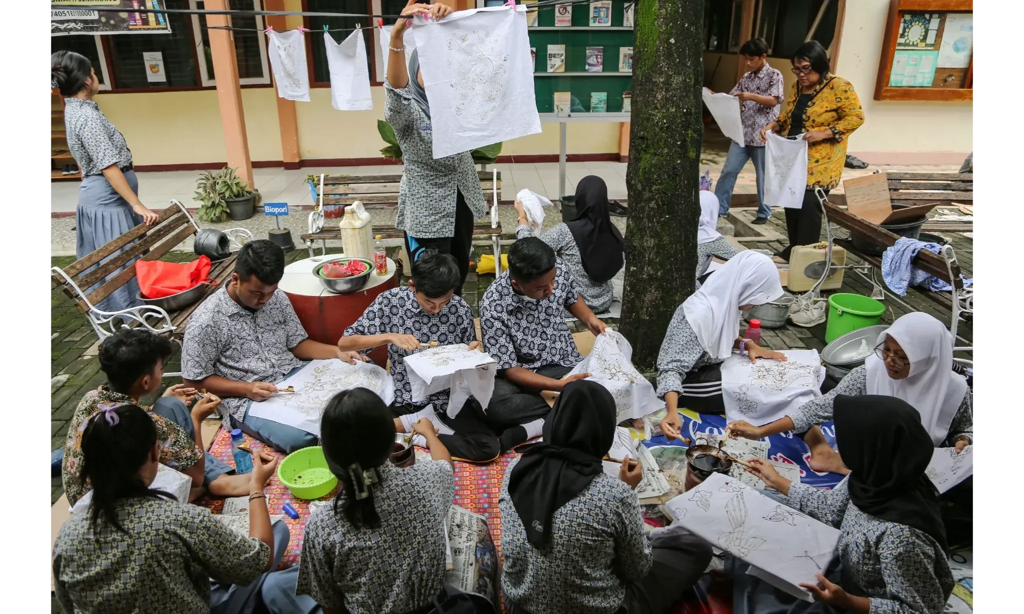 <p>Proses Batik Menjadi Warisan Budaya Takbenda</p>